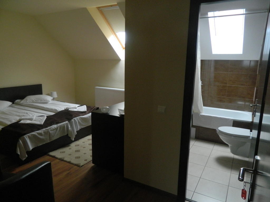 Pensiunea Casa Cu Flori Cisnadioara Buitenkant foto