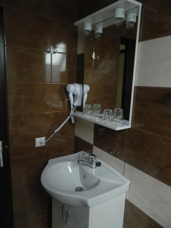 Pensiunea Casa Cu Flori Cisnadioara Kamer foto