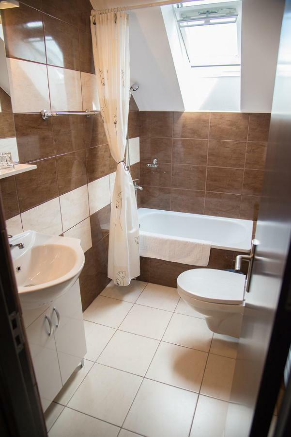 Pensiunea Casa Cu Flori Cisnadioara Buitenkant foto