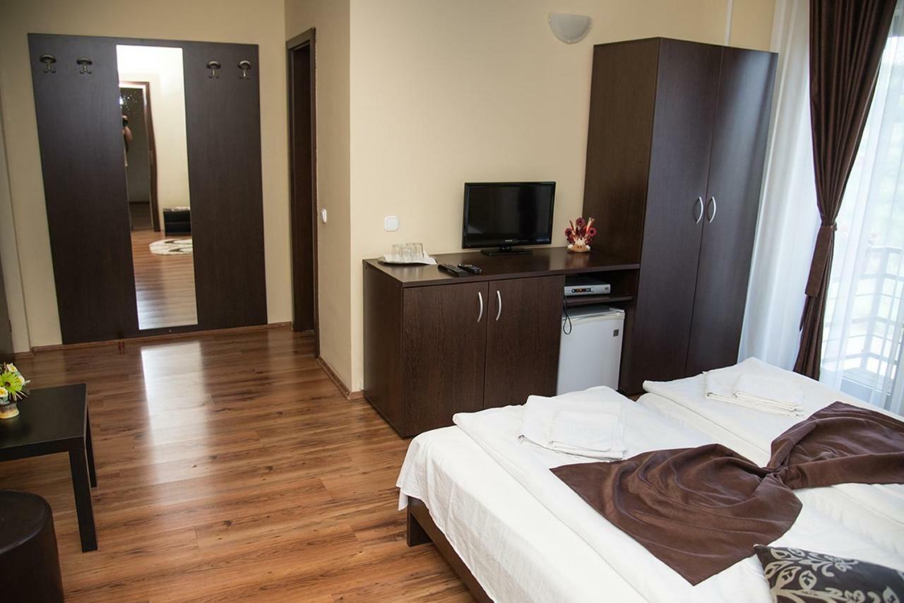 Pensiunea Casa Cu Flori Cisnadioara Buitenkant foto