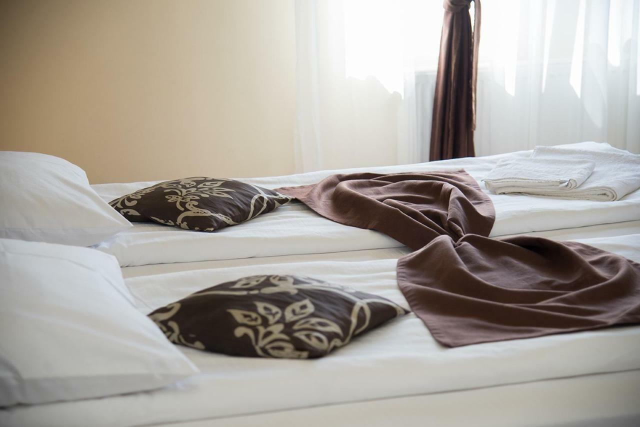 Pensiunea Casa Cu Flori Cisnadioara Buitenkant foto